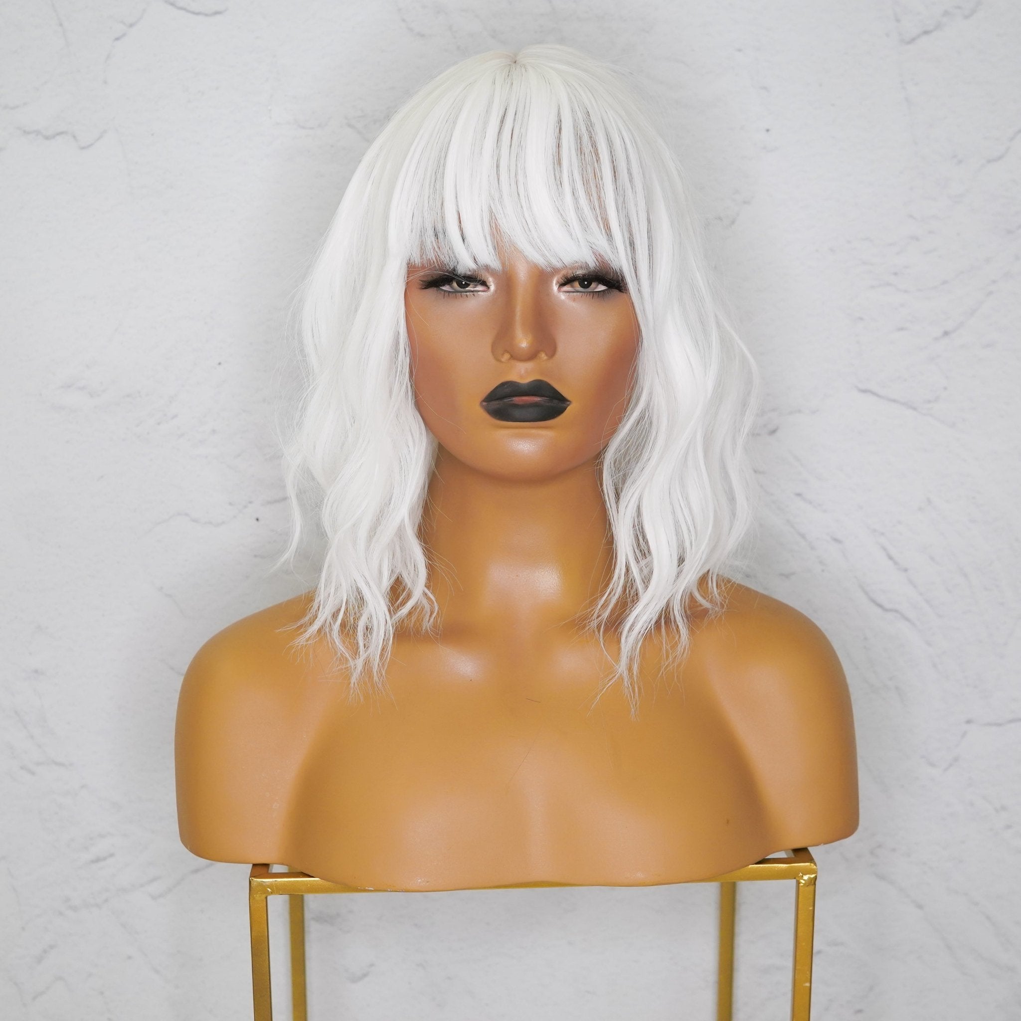 HAYLEY White Bob Fringe Wig - Milk & Honey