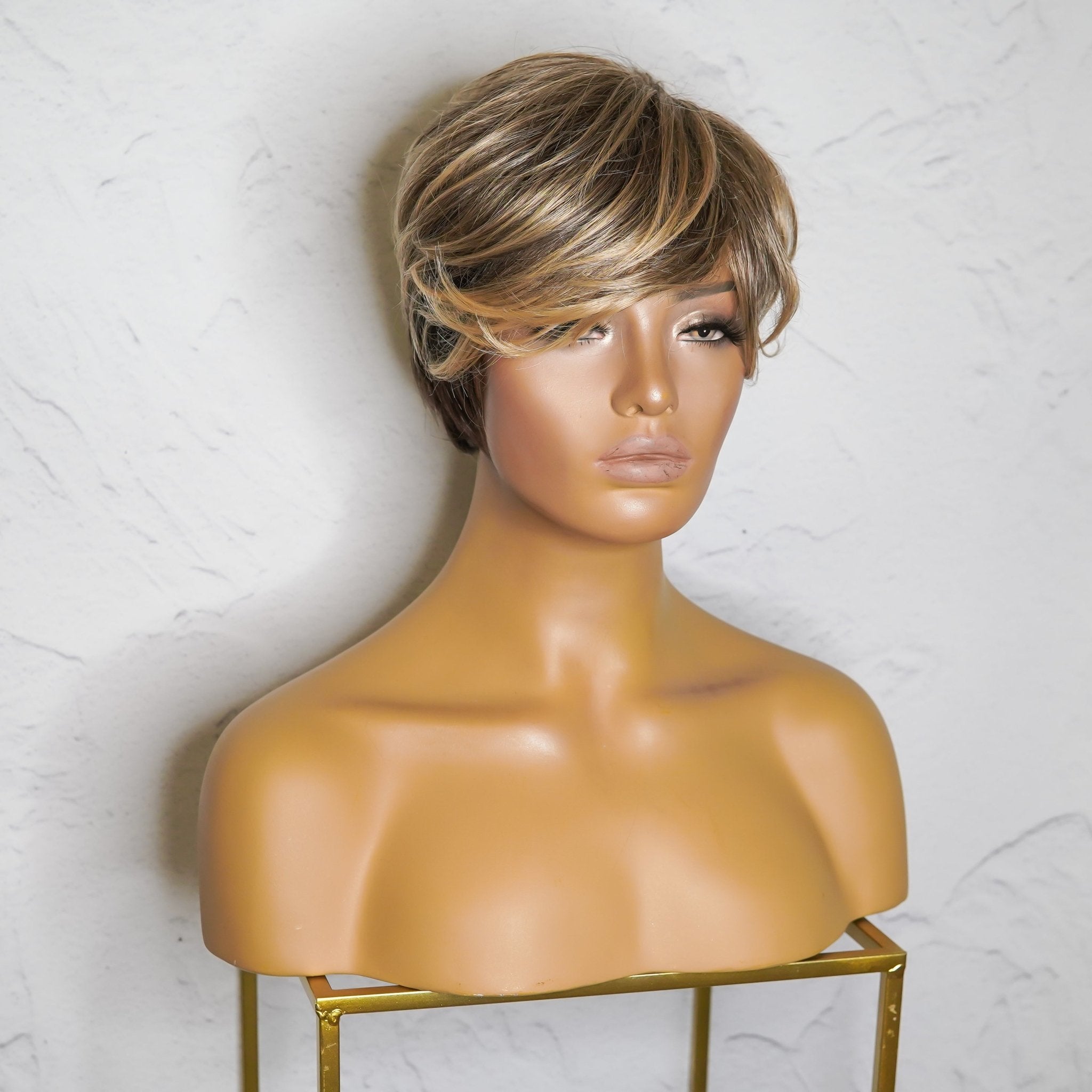 KRIS Caramel Fringe Wig - Milk & Honey